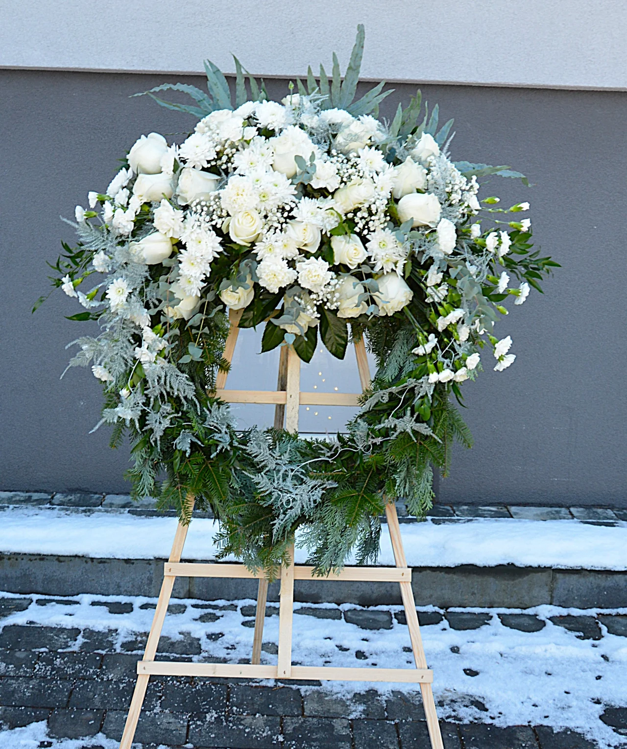 Wieniec rzymski pogrzebowy WRZ-6 o średnicy 70 cm